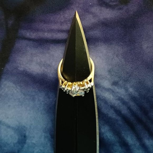 Swarovski Elements - Size 6¾ - 18K gold plated ring as pictured - Picture 3 of 6